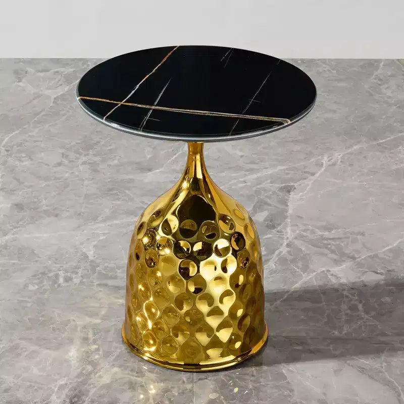 Round Side Table with Iron Tray Top, Gold Metal Hammer Pattern Pedestal, End Table for Sofa, Bedside