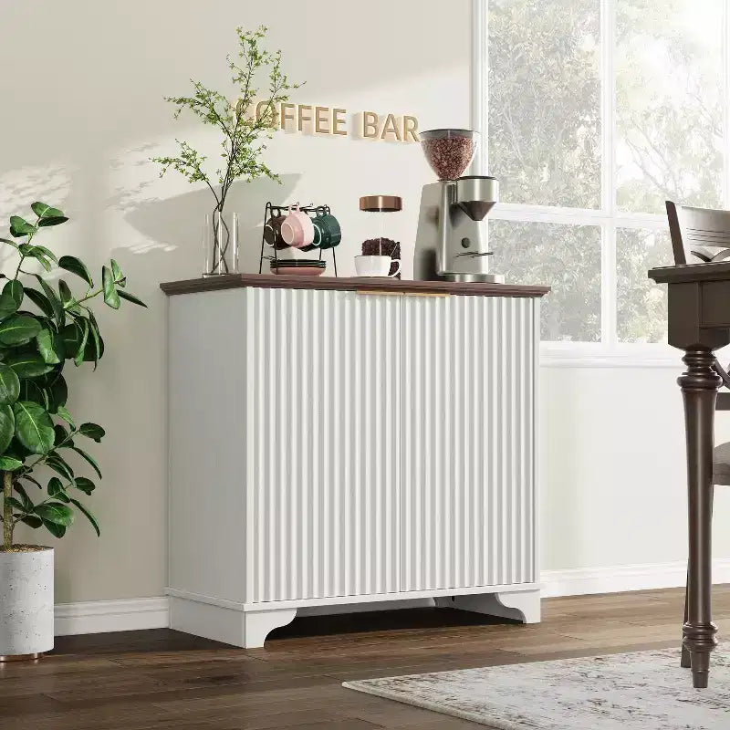 Meuble bar à café de style ferme avec portes cannelées et étagères réglables, pour salle à manger et salon